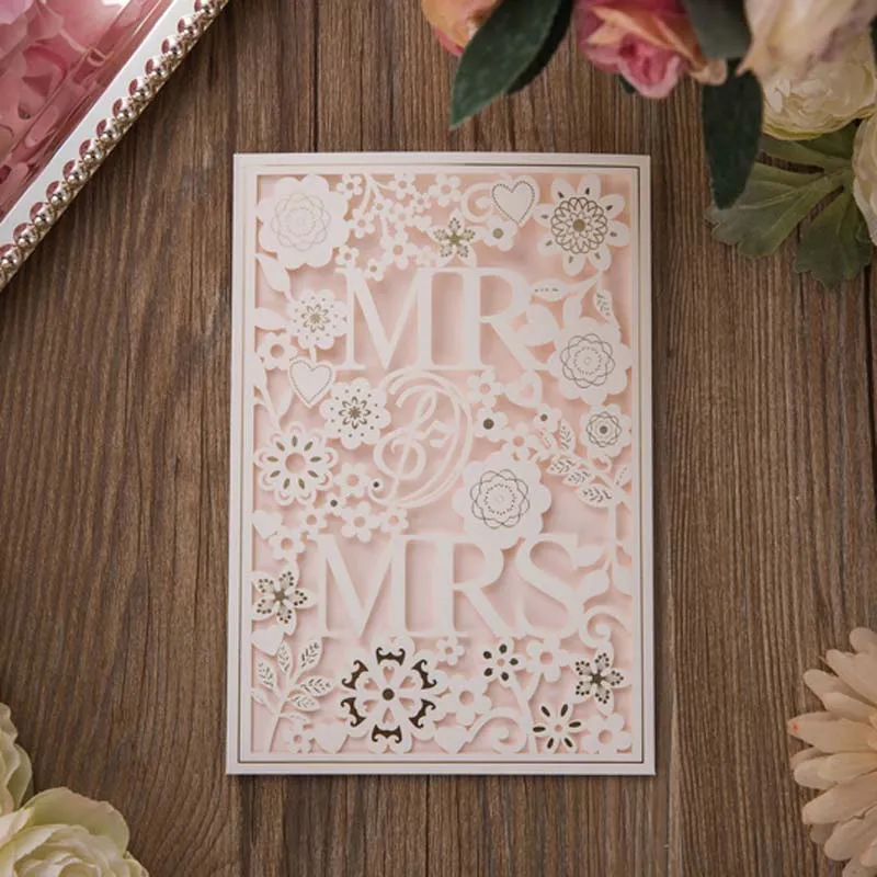 

(20 шт./лот) Лазерная резка MR & MRS белый цвет приглашение на свадьбу Card Золотая фольга цветы красный синий Пригласительные открытки на помолвку...