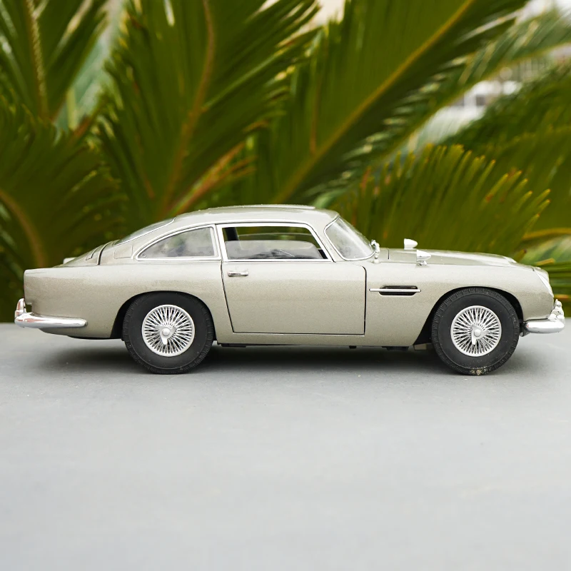 1:18 Масштаб Aston Martin DB5 007 фильм версия брелок для автомобильных ключей литья под