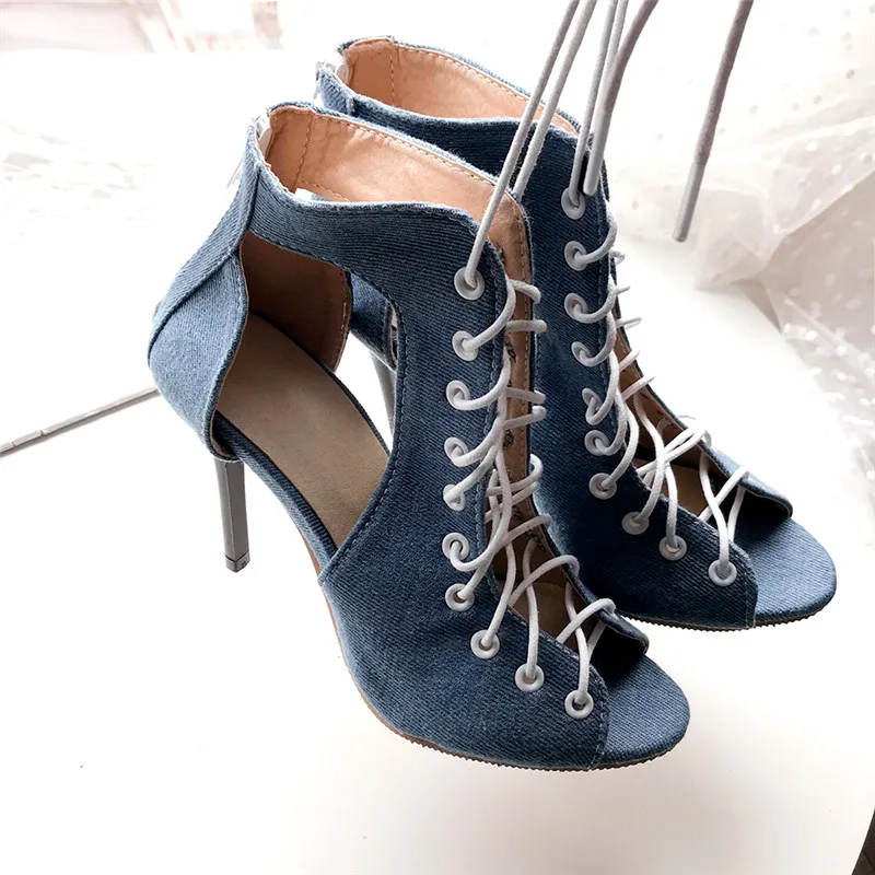 Женские босоножки с перекрестной шнуровкой и молнией на высоком