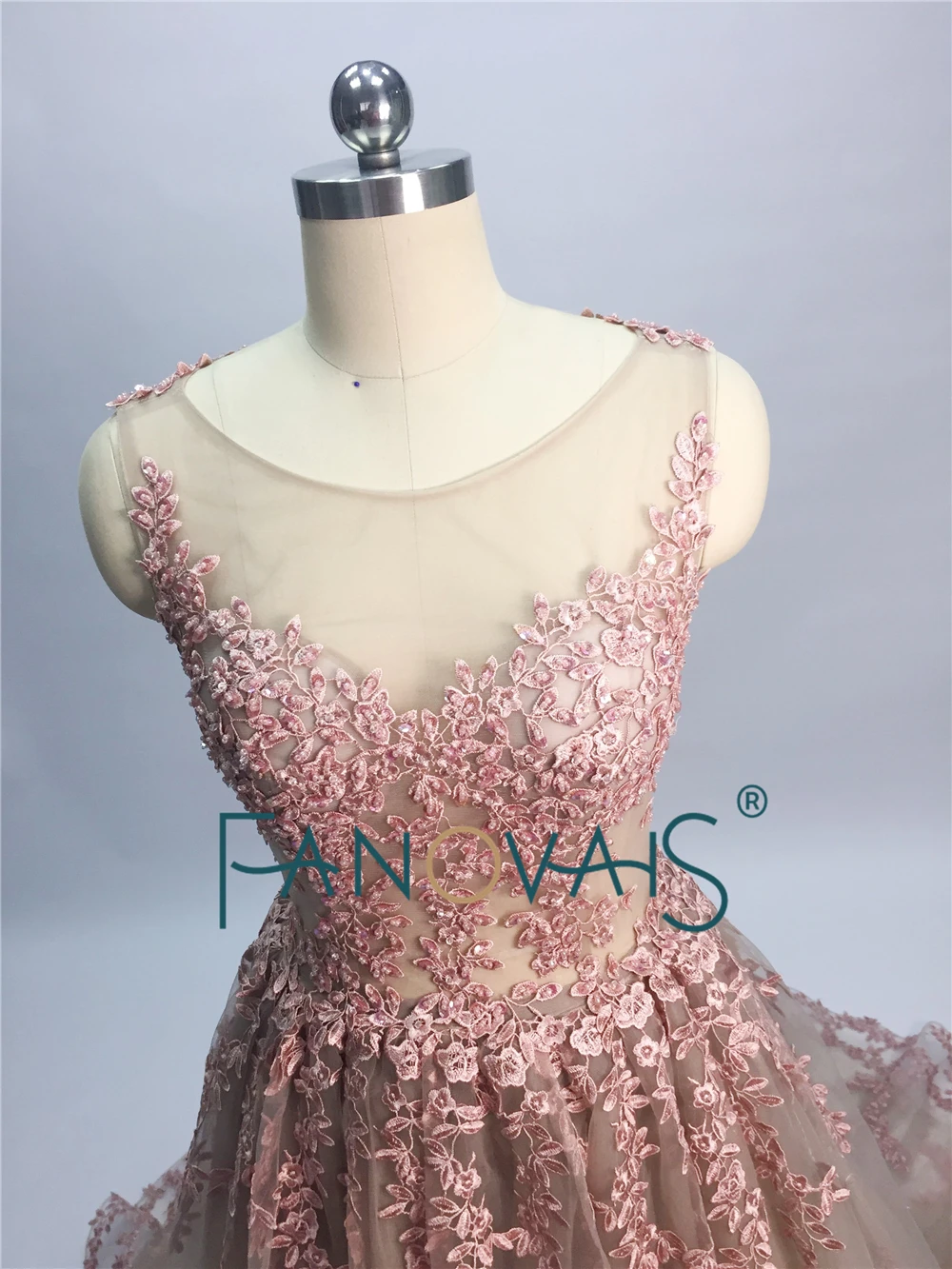 Elegant Prom Dresses 2019 A-Line Evening Dresses Long Lace Applique Beaded Floral Prom Party Gown vestido de festa longo NE31