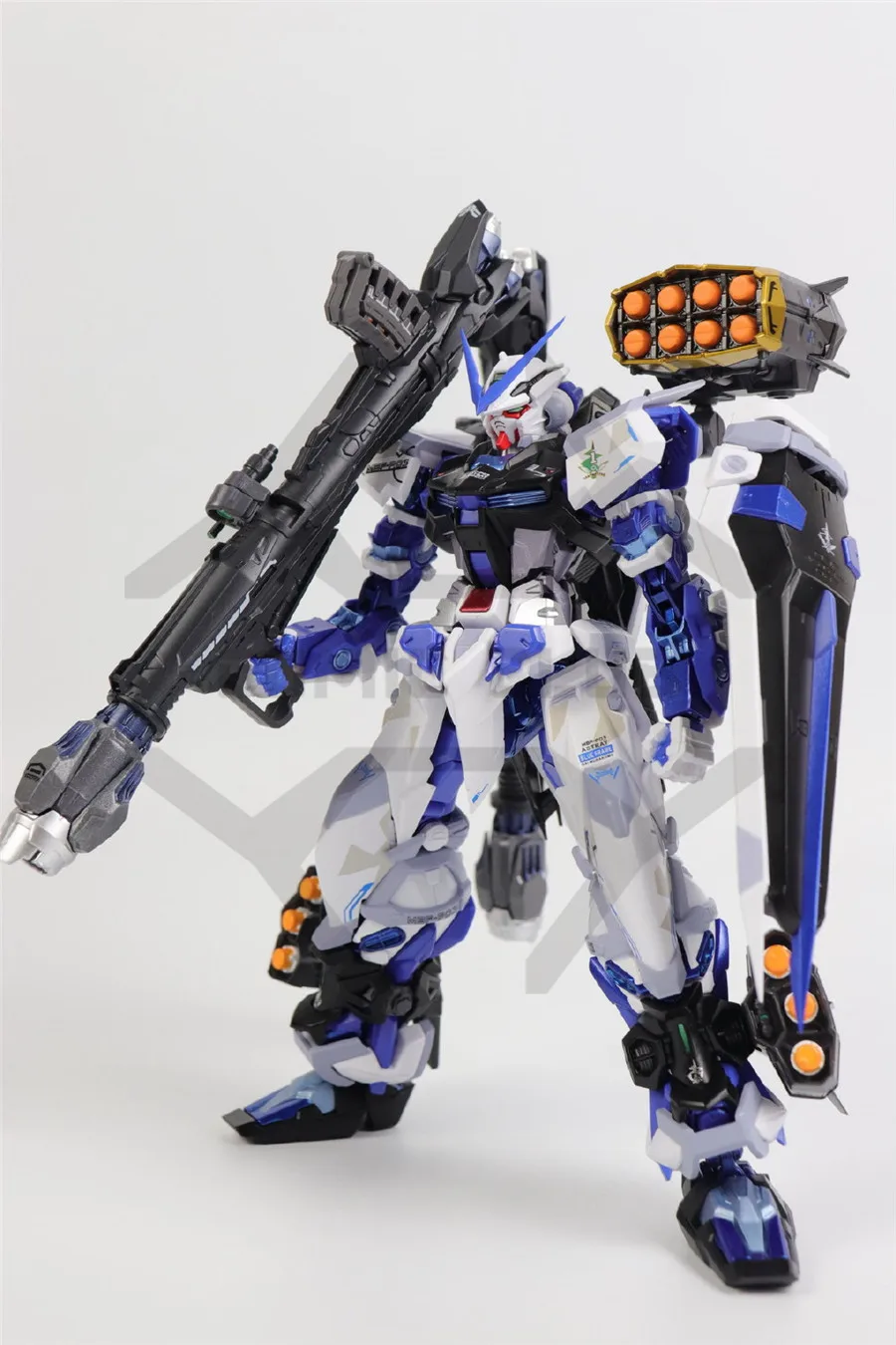 Комиксов клуб MC Metalgear медведи модели металлическая конструкция MB Gundam Astray синий рамки содержит оружие блока фигурки