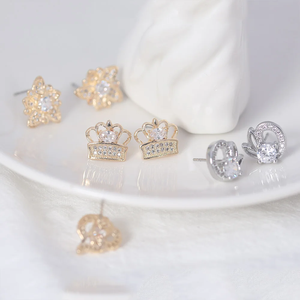 Многократные изысканные серьги с цирконием кубической огранки цветок лист