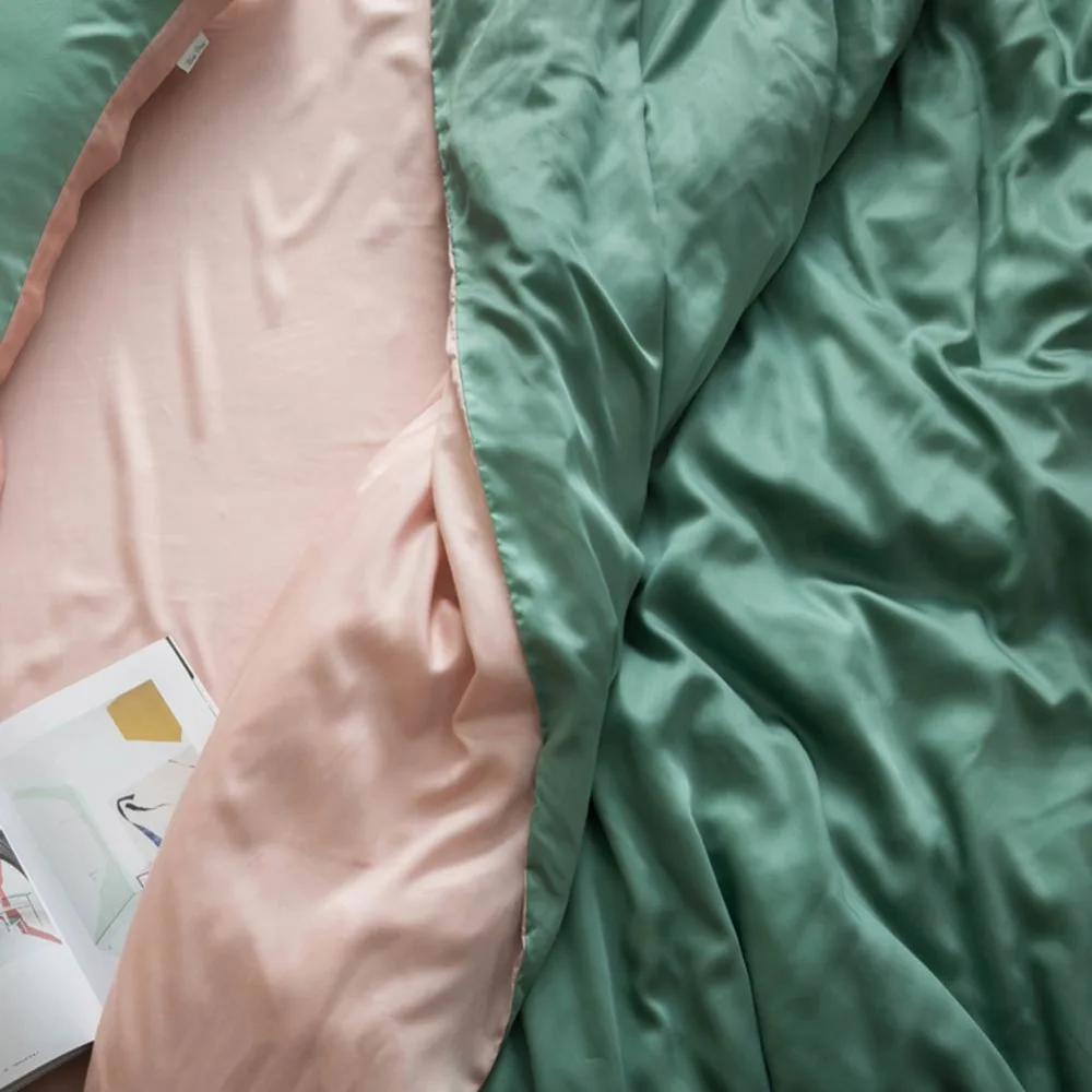 Светло голубое Скандинавское постельное белье королевского размера из