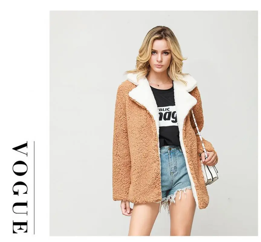 Женская утепленная куртка из овечьей шерсти на молнии с отложным воротником и