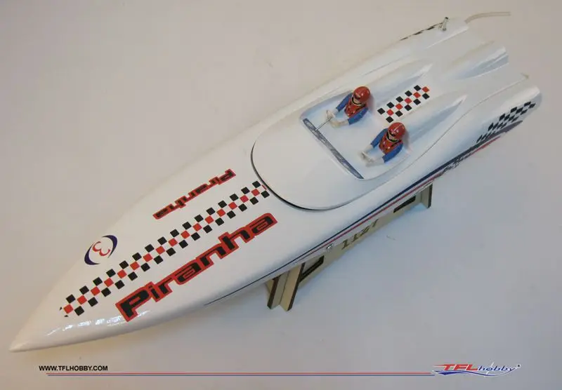 Электрический радиоуправляемый гоночный катер из стекловолокна TFL Piranha 600 круиз с