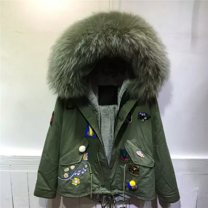 Новинка Женское пальто с капюшоном армейский зеленый цвет большой мех енота
