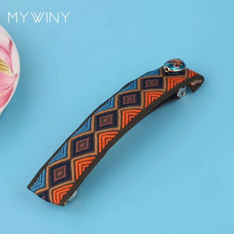 Зажим для волос с вышивкой в виде бабочки 2 дизайна |