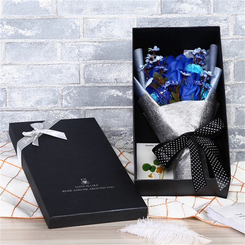 

Silk Fake Flowers Simulation Carnation Flowers + Rose Holding Flower Gift Box for Girlfriend Birthday Gift Valentine's Day Party