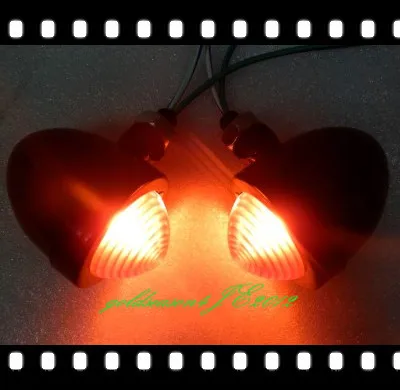 

from aftermarket Black/Red TURN SIGNAL Bullet LIGHT fitting for Yamaha V Star VStar XVS XV 650 1100 1300
