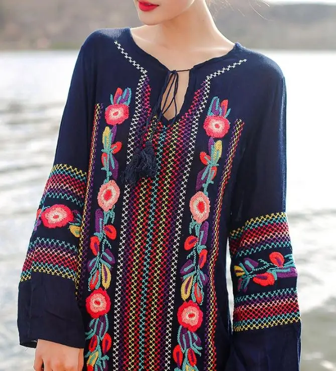 

2018 Summer new women embroidery long-sleeved dress beach dress