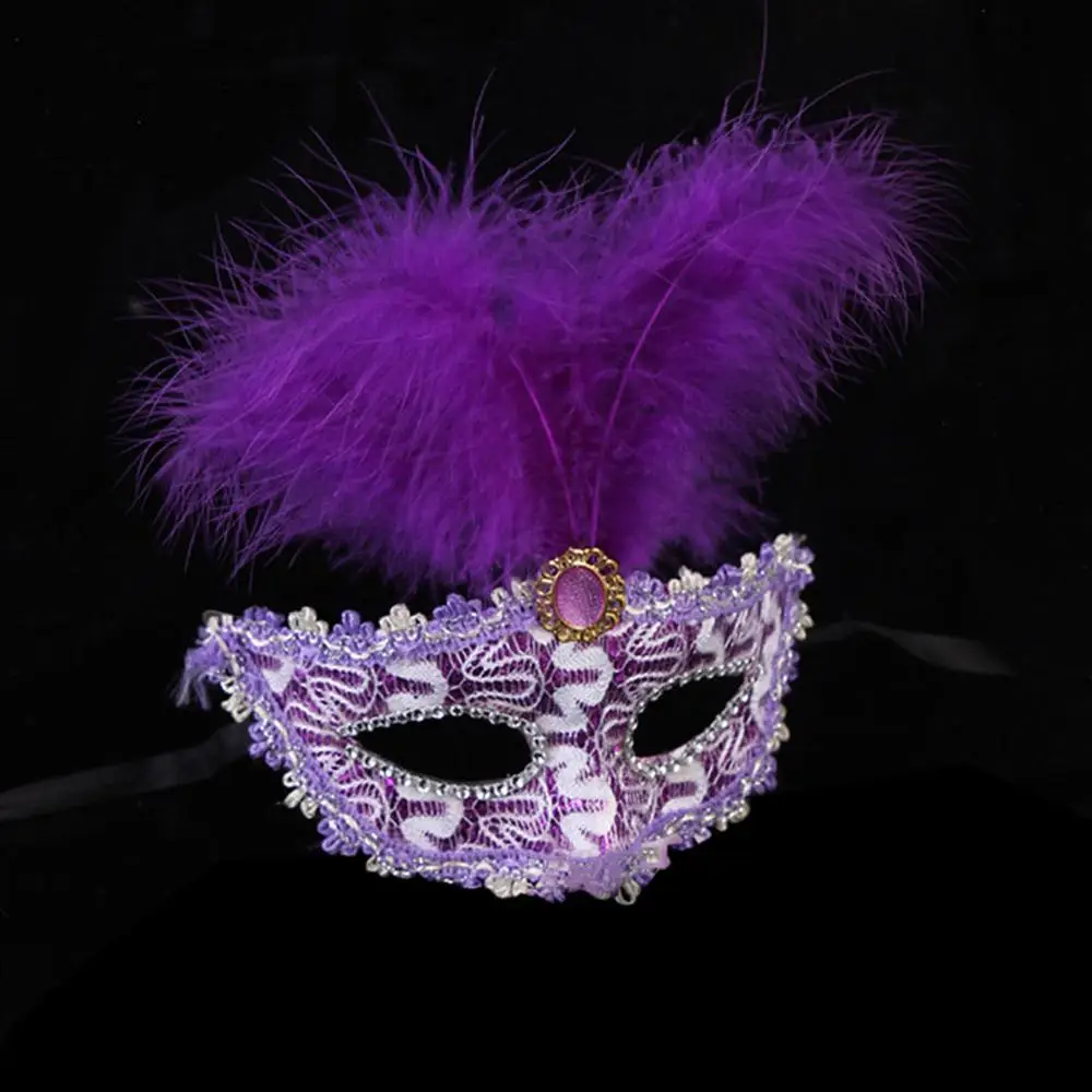 Purple 1 шт., модная Сексуальная кружевная маска, повязка на половину лица с бахромой и жемчугом, элегантная перьевая маска для Хэллоуина, венецианские маскарадные партийные принадлежности - Цвет: Purple