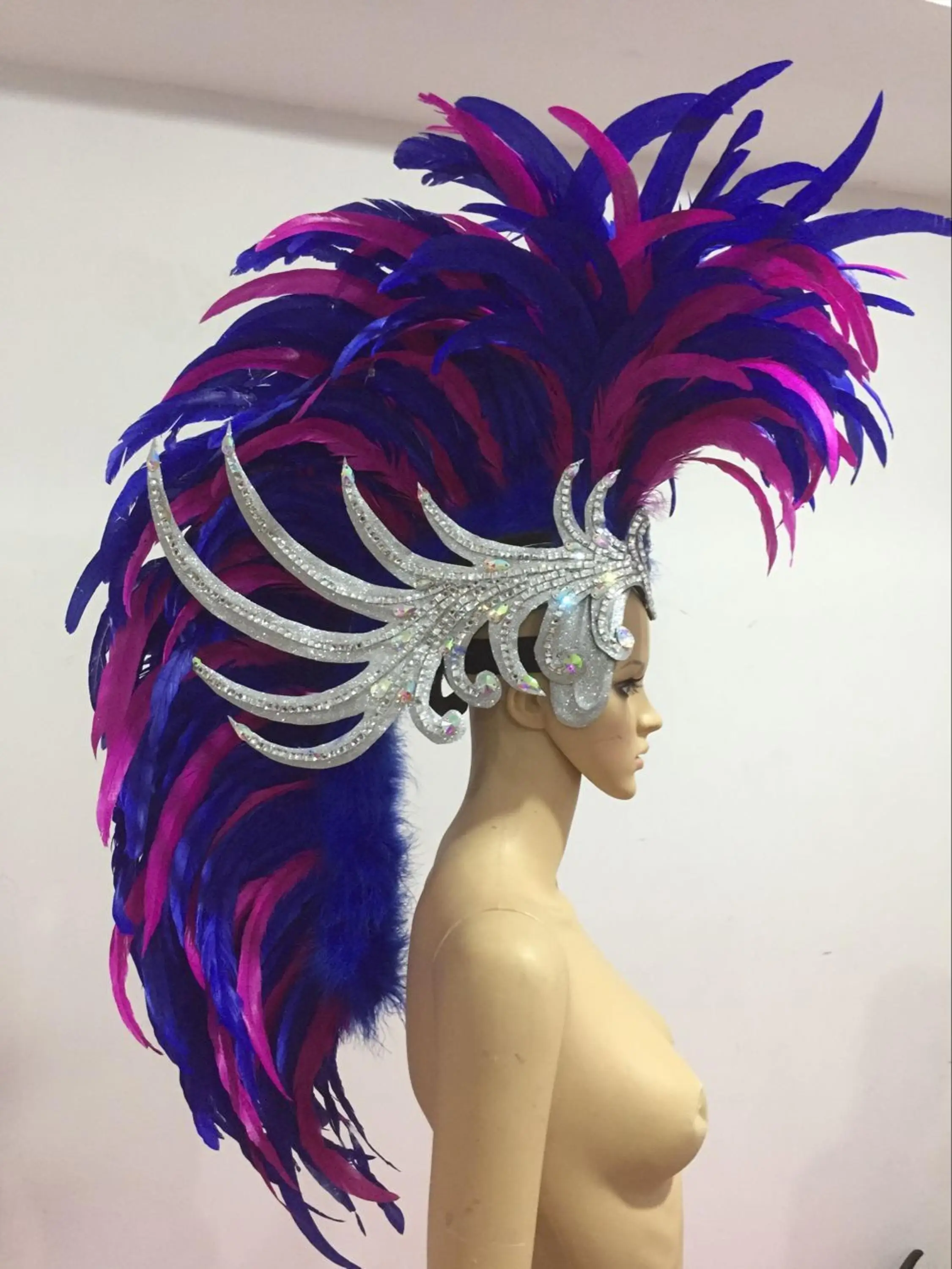 Lo spettacolo di danza copricapo piume accessori abbigliamento La FESTA Maschera IL Festival |