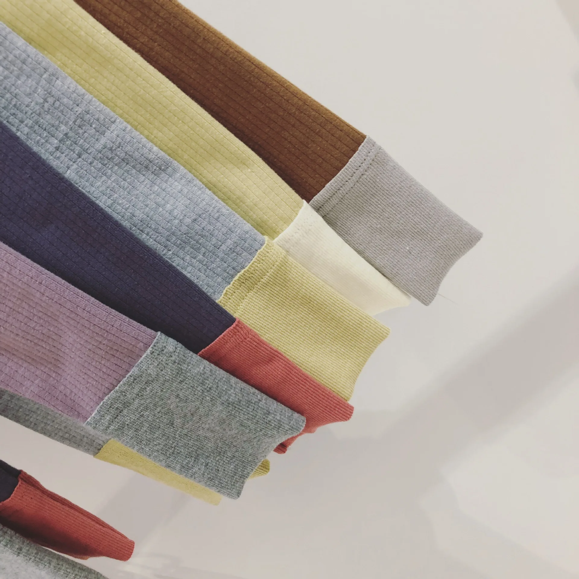 Новинка леггинсы для девочек весенние маленькие цветные штаны подходящие ко