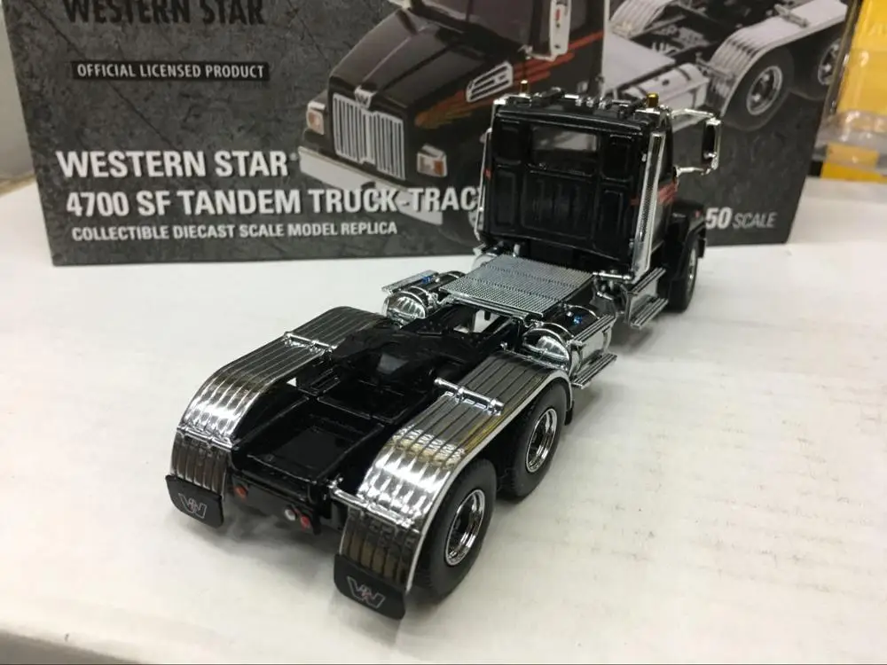 Тандемный грузовик Western Star 4700 SF трактор масштаб 1/50 от бренд Diecast Masters DM71036|Наземный