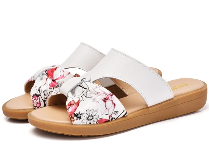 Женские кожаные сандалии с мягкой подошвой корейские открытым носком на плоской