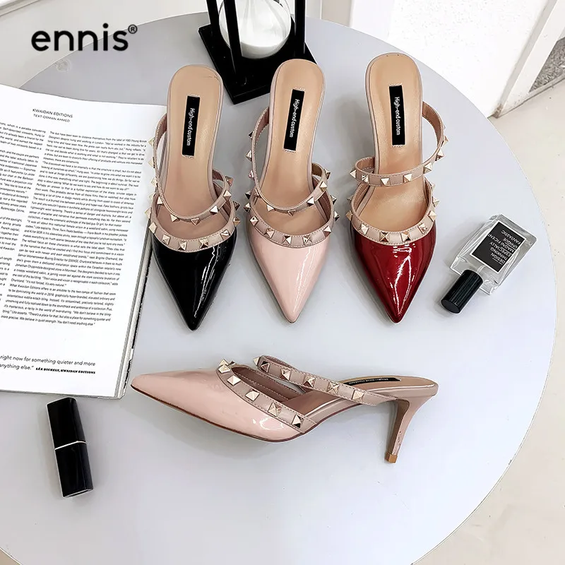 ENNIS/ г.; женские туфли-лодочки; шлепанцы с острым носком; Шлепанцы из лакированной кожи с заклепками на шпильках; модные дизайнерские туфли без задника на высоком каблуке; M984
