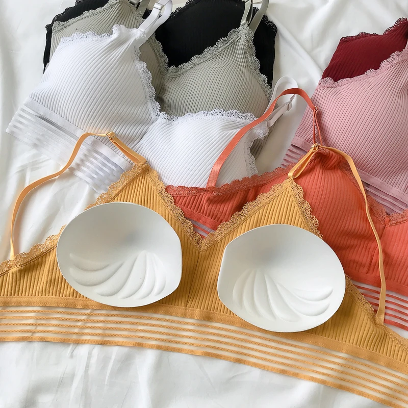 Женский трикотажный бюстгальтер с чашками пуш ап без косточек карамельных