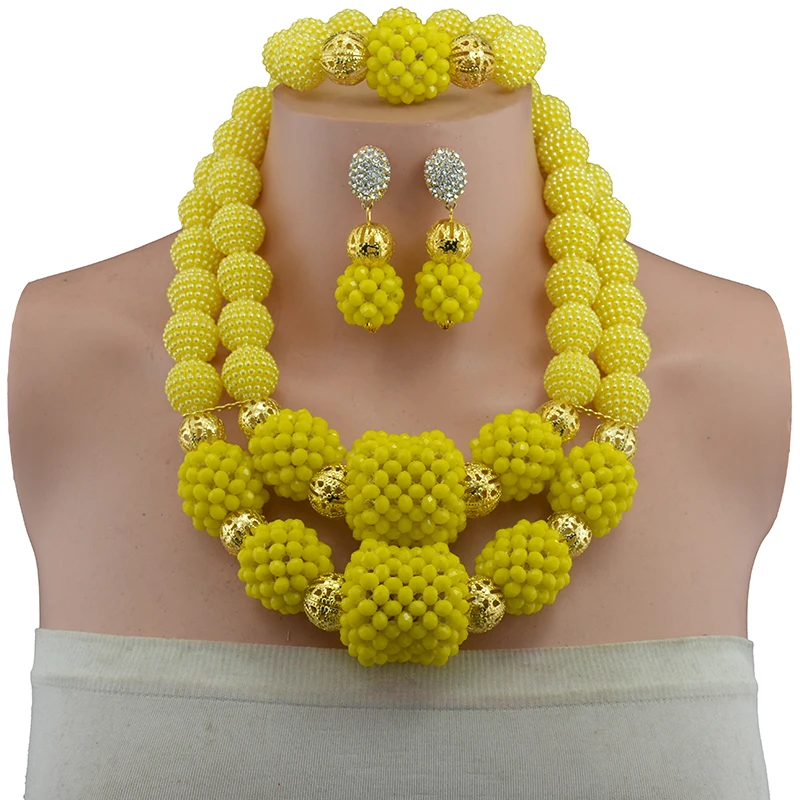 Комплект ювелирных изделий из 3 предметов комплект с кристаллами золотого цвета