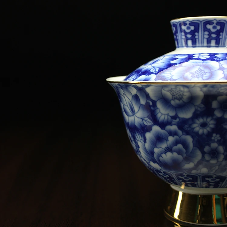 Китайский традиционный синий и белый позолоченный керамический фарфор Gaiwan