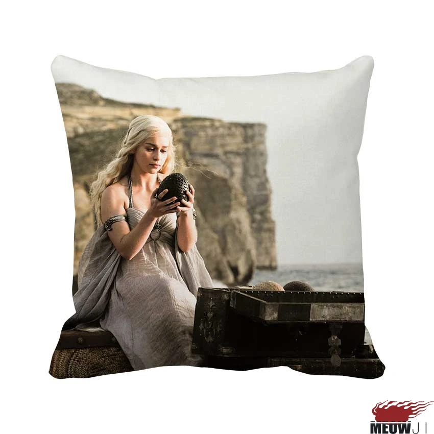 Daenerys Targaryen Stormborn Игра престолов несгоревшая мать драконов разного размера