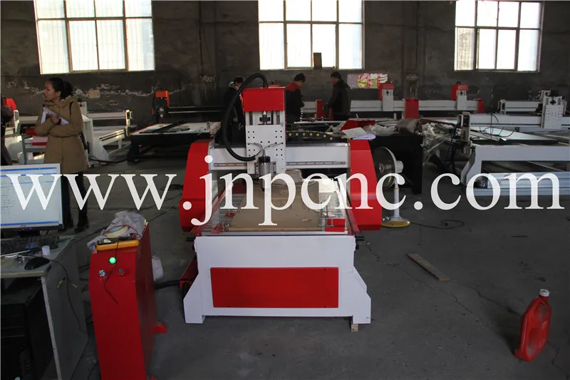 Заводская цена! Высокоэффективный 3 осевой гравировальный станок по дереву с ЧПУ