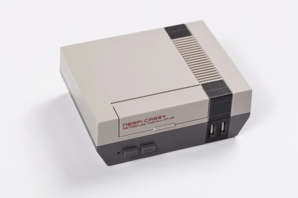 Raspberry Pi 3 Model B + чехол NESPi Plus 2 беспроводных геймпада SD карта 32 ГБ адаптер питания А