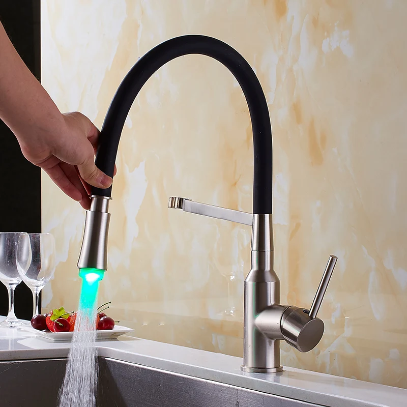 Azeta светодиодный вытяжной кухонный кран с черным резиновым дизайном матовый