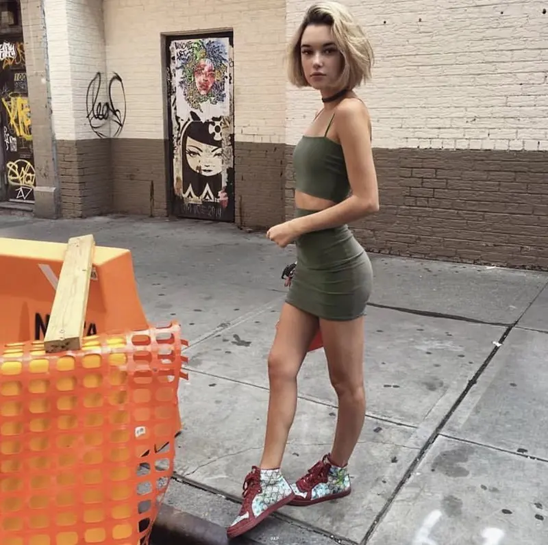 Летний сексуальный комплект из двух предметов женский тонкий укороченный топ с