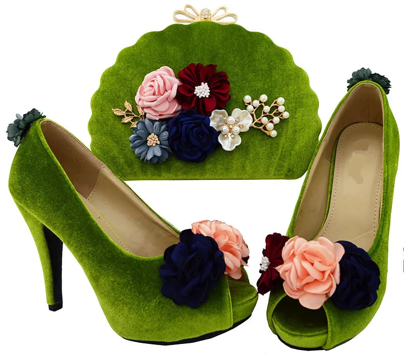 Лидер продаж женские туфли лодочки с украшением в виде цветов Набор сумок