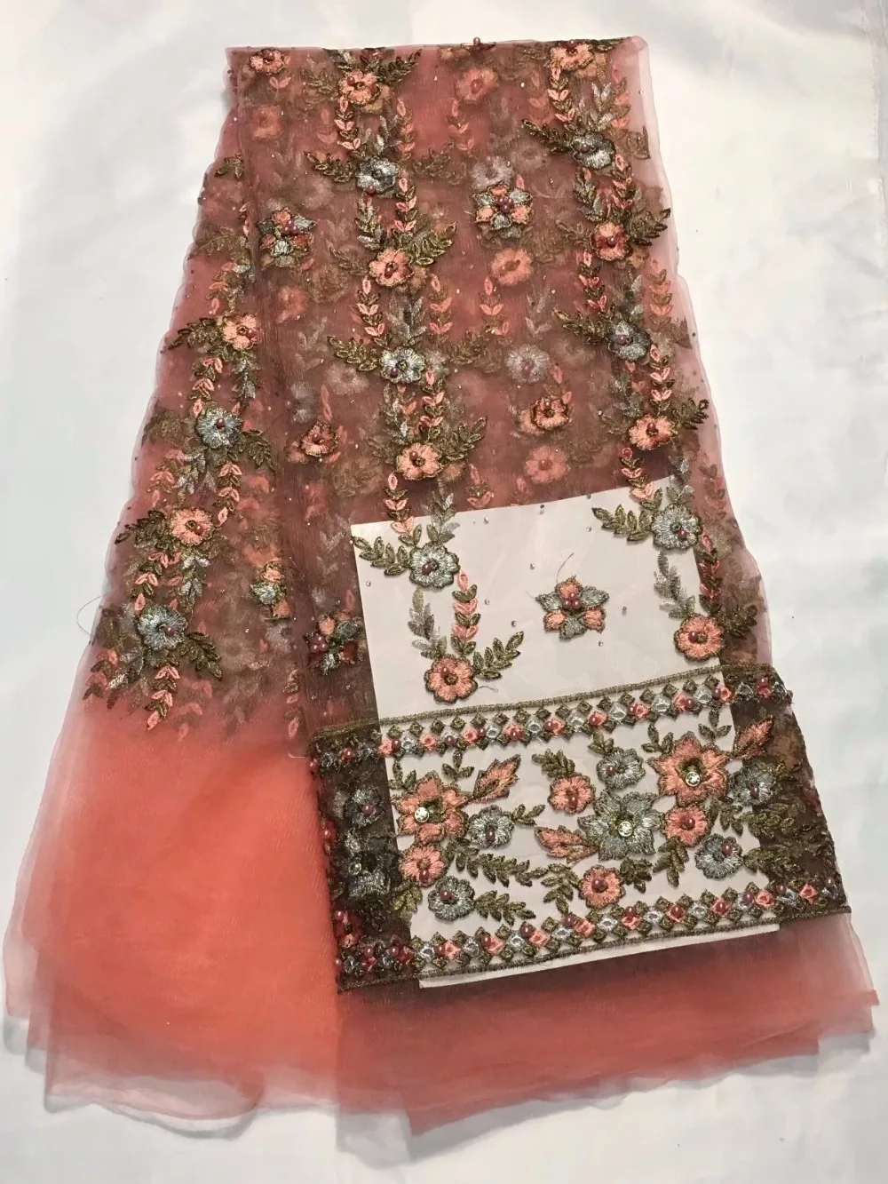 Новый дизайн нигерийская кружевная ткань высококачественный цветочный вышитый