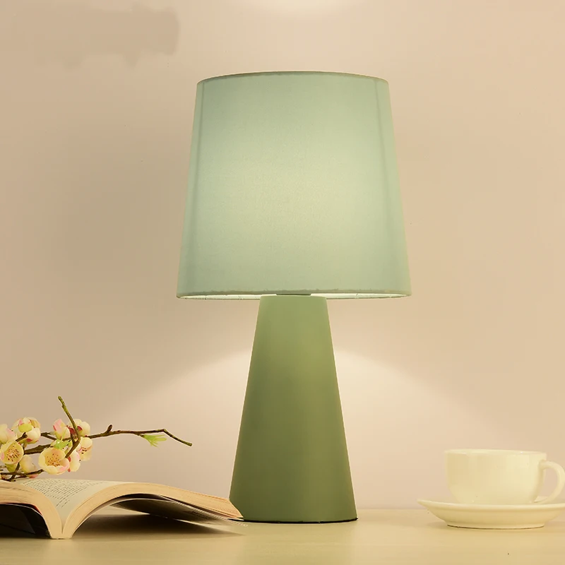 Современная простота и тепло настольные лампы для гостиной Светодиодная лампа