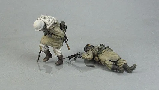 

Scale Models 1/ 35 panzergrenadiers in action soldiers figure Historical Resin Model