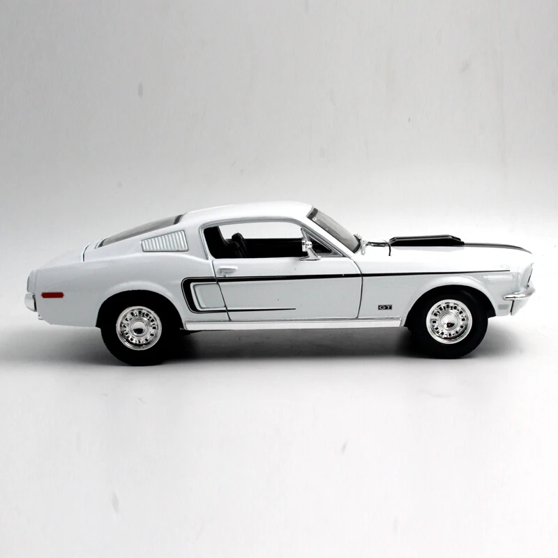 1:18 Maisto Ford Mustang GT Cobra Jet Muscle 1968 белый/синий литой под давлением модель автомобиля