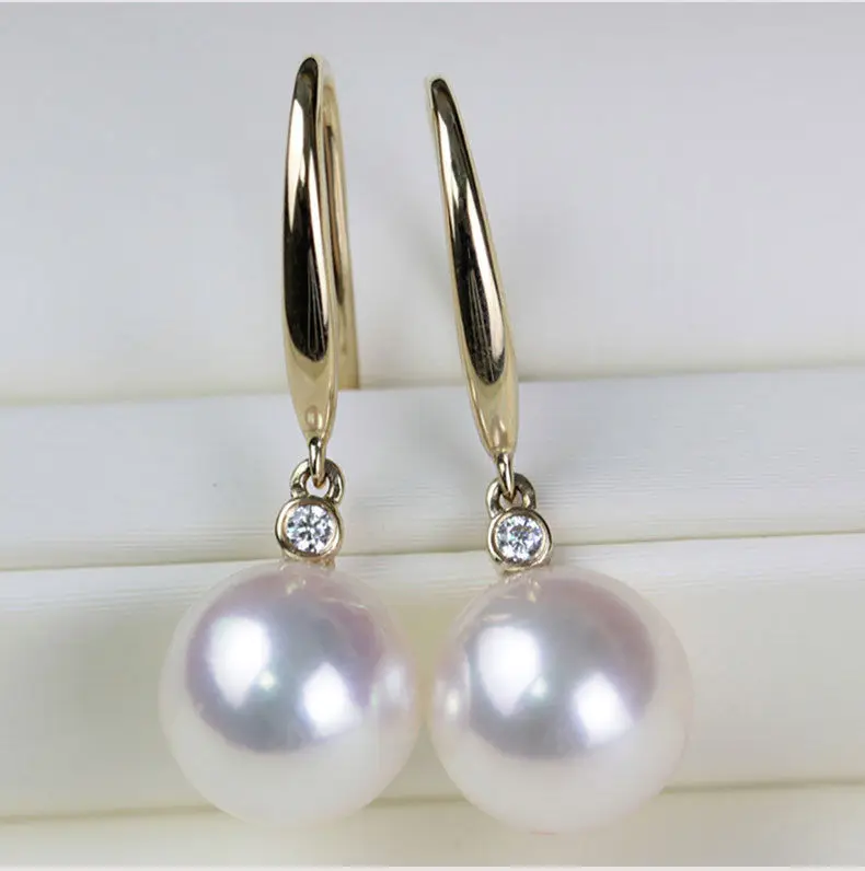 

pair of 10-11mm south sea white pearl earring 14k