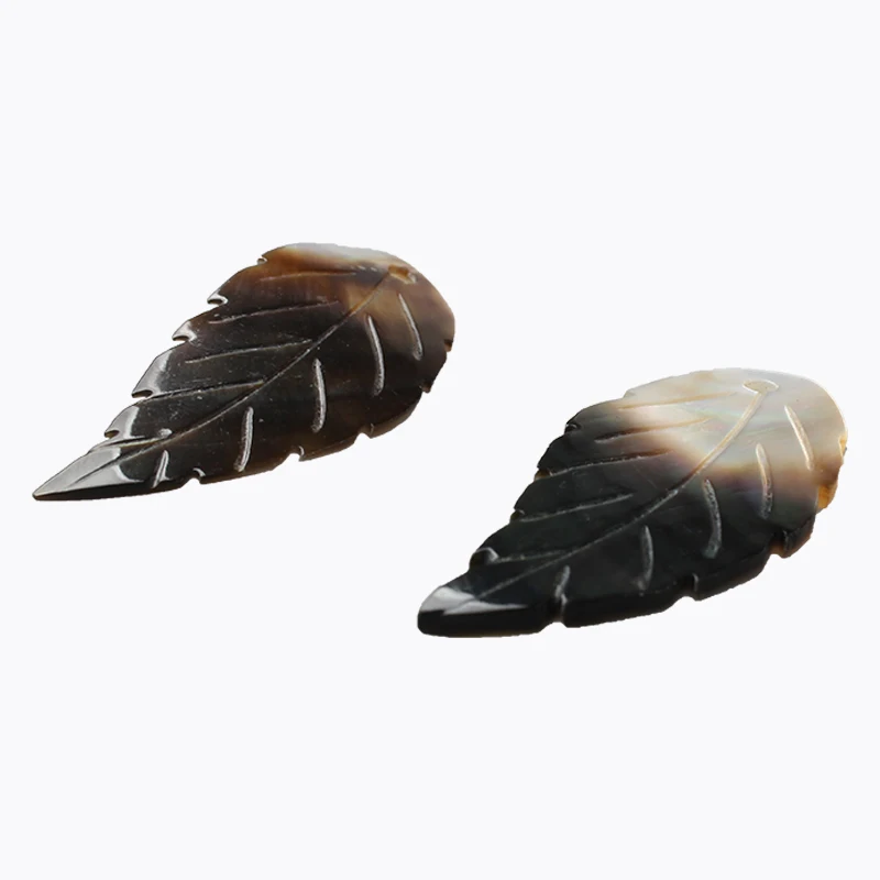 

1pcs/lot 20*46mm 2017 New Fashion Jewelry Natural Bead Natural Freshwater Shell Hand-Carved Leaf For DIY Jewelr Finding Beads