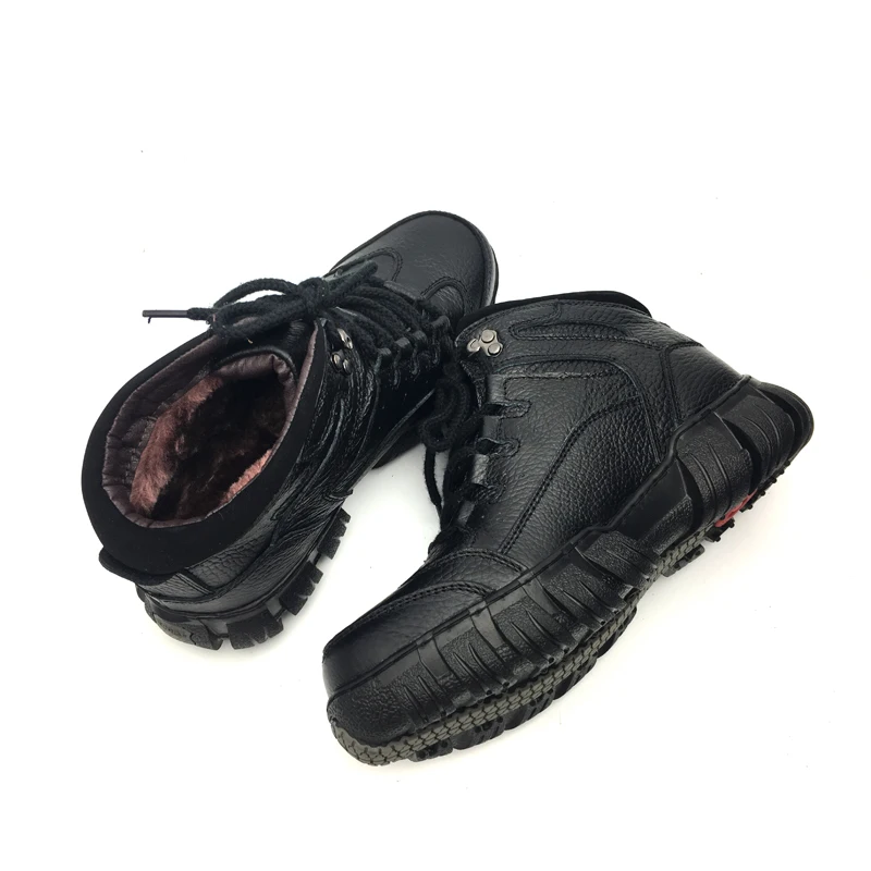 Мужские теплые ботинки из натуральной кожи черные водонепроницаемые в двух
