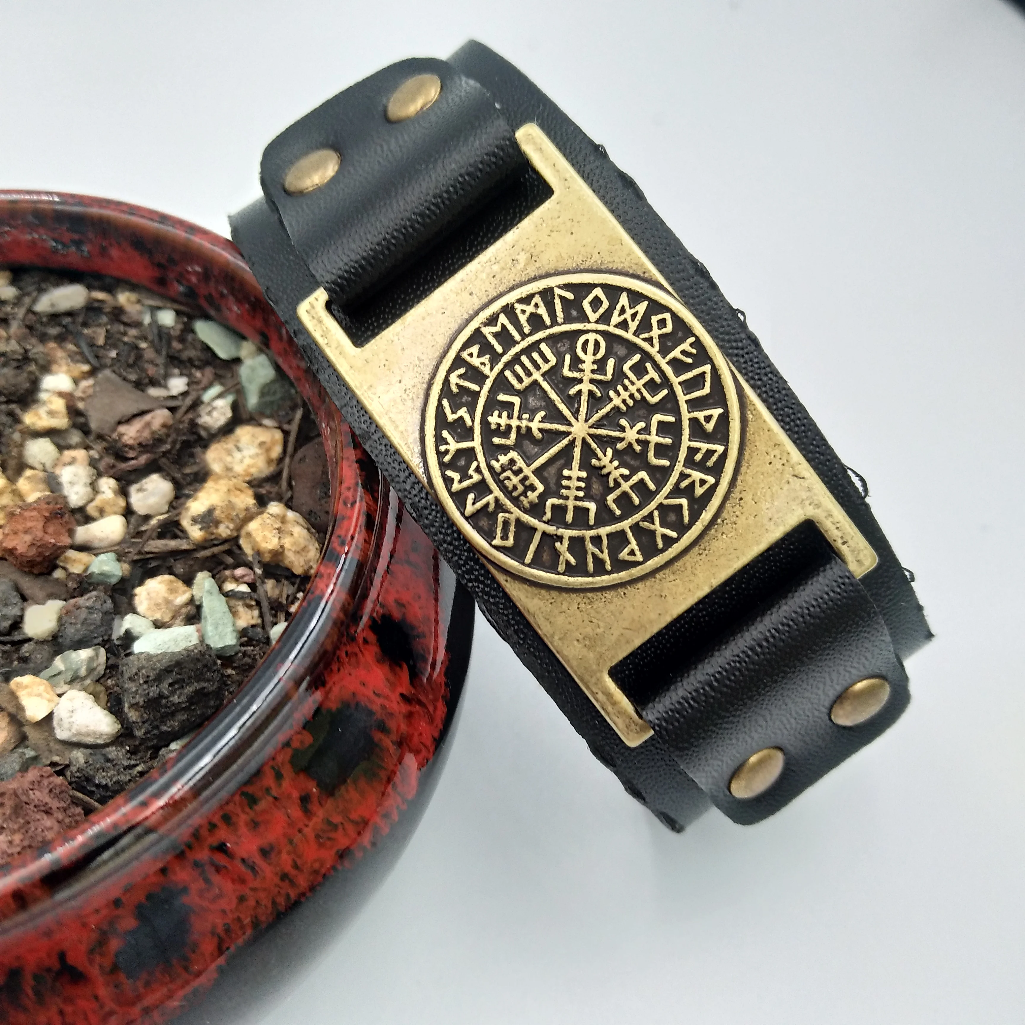Мужской кожаный браслет нордические руны Viking Vegvisir Compass на запястье amulet