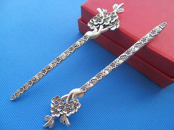 Гребни и палочки для волос с цветком сливы 2 шт. античная бронза/античное серебро