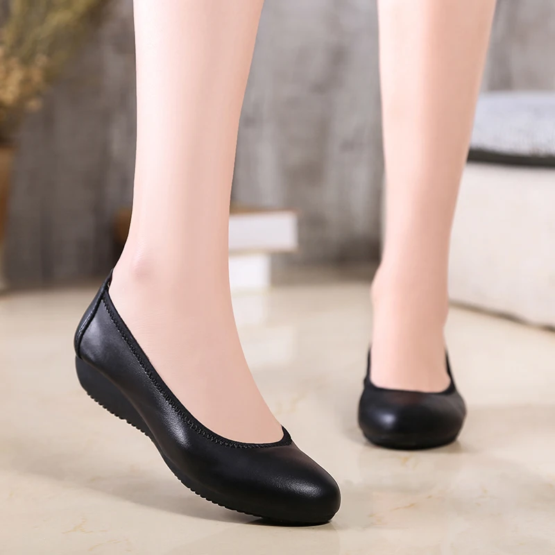 

MIUBU Womens Loafers Soft Slip On Wear Resistant Leather Flats Shoes Woman Solid Casual Breathable Flats For Mother Shoes