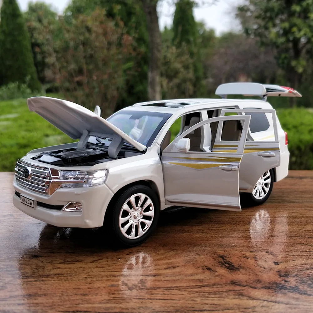 Внедорожник из сплава 1:24 длина 20 см Land Cruzer(M923W-6) с 6 дверями отличное качество для