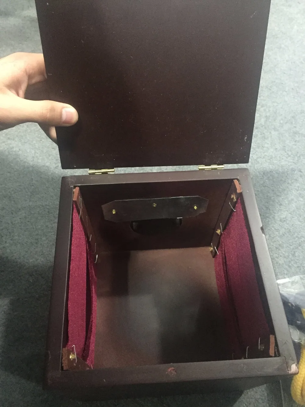 Высокое качество Дин Box(Дин Укроп), Связь Веревка и кольцо Box, Волшебные трюки, сцена, трюк, иллюзия, Классический Magia, Игрушечные лошадки