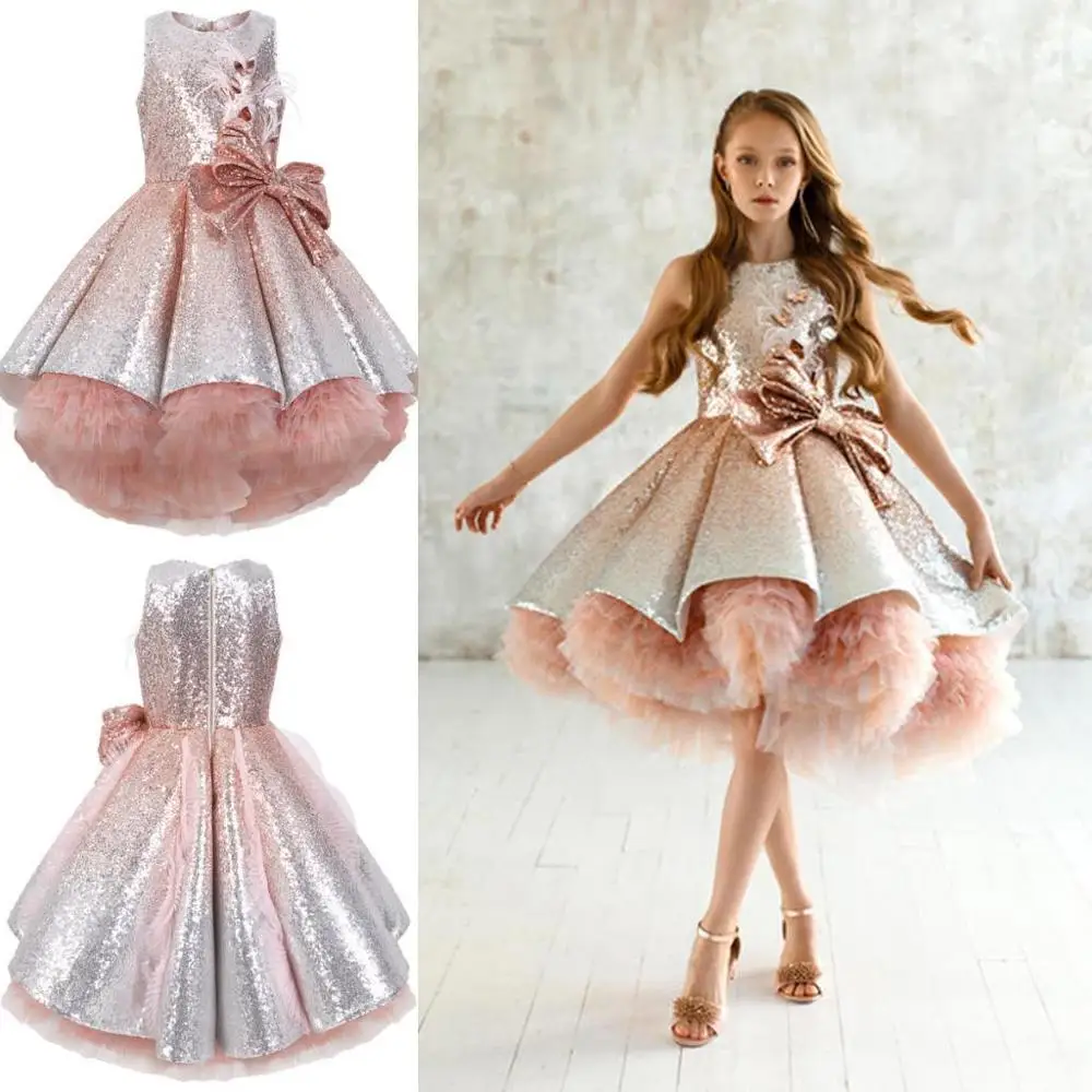 

Shiny Knee Length Flower Girl Dresses with Bow Sash Feathers Girls Ball Gown Sequined Pageant Dress Sleeveless Kids Formal Wear