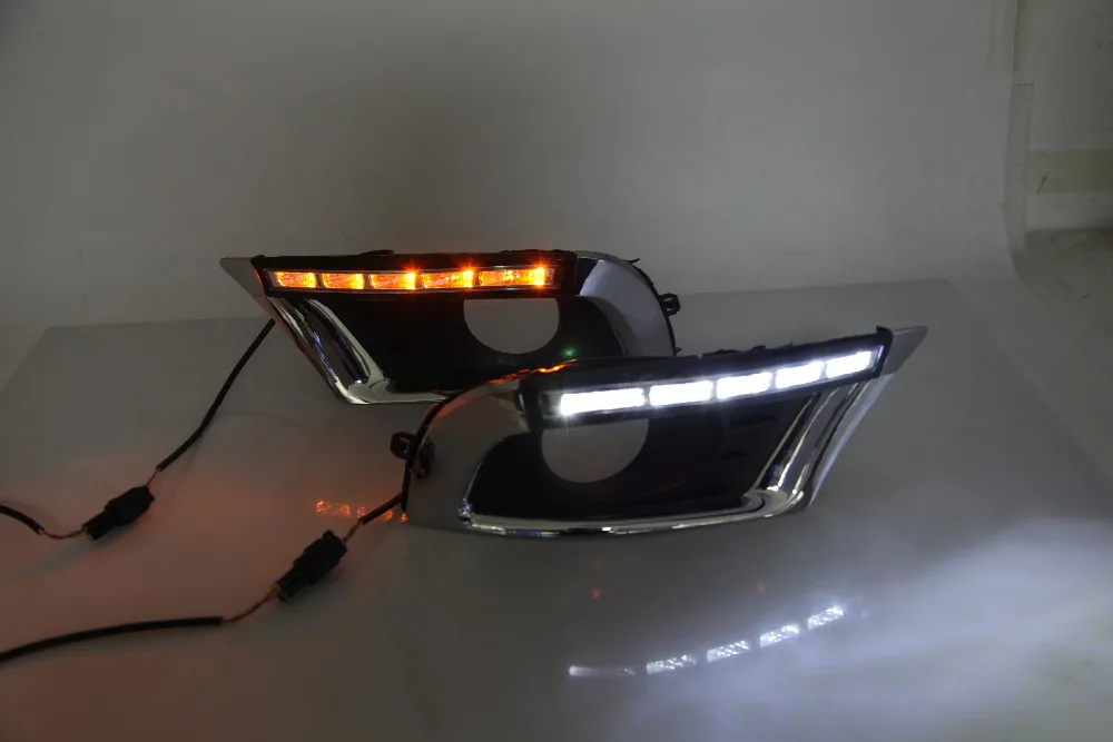 

Osmrk led drl daytime running light for Toyota Camry with moving yellow turn signals and blue night running light
