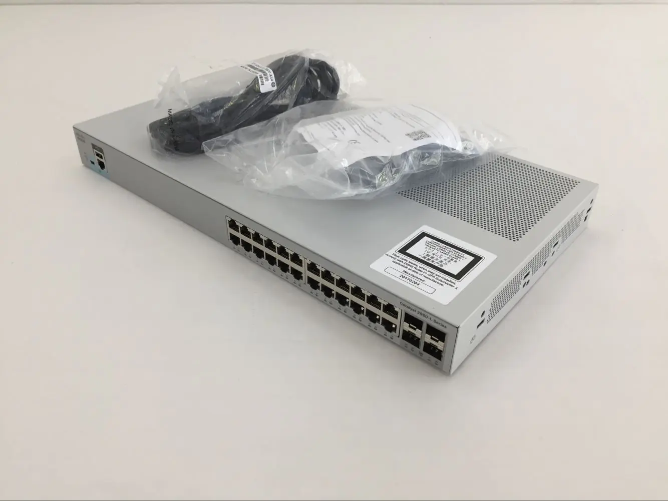 Фирменная Новинка WS-C2960L-24TS-LL 24 Порты и разъёмы Gigabit Ethernet-коммутатор WS-C2960L-24TS-AP