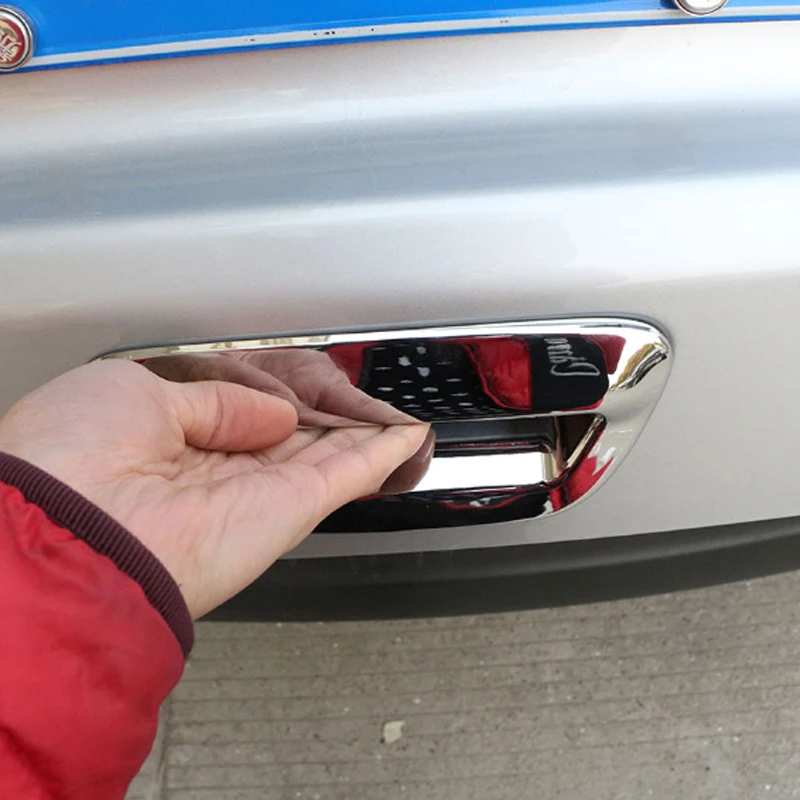 Задняя хромированная накладка на дверную ручку автомобиля заднюю дверь