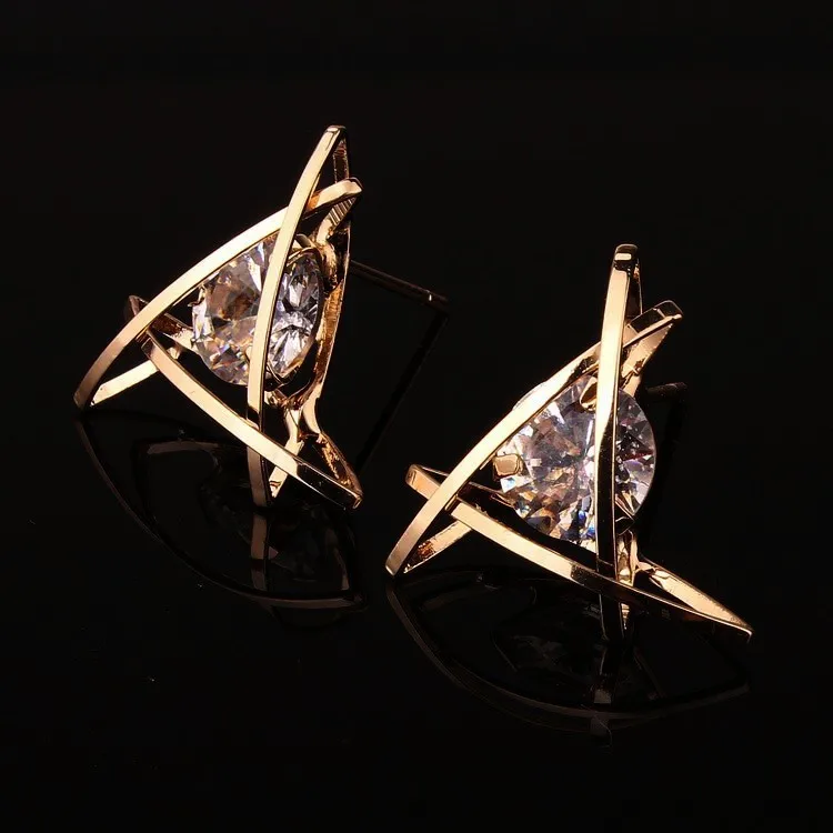 Серьги-гвоздики с цирконом женские изысканный треугольный пирсинг модные