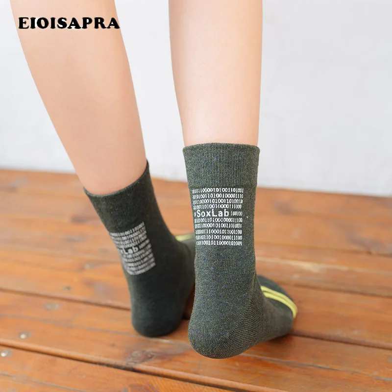 [EIOISAPRA] Модные носки с английским словом следом за Харадзюку дивертидос