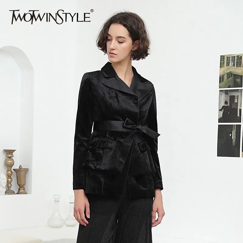 Куртка туника TWOTWINSTYLE черная с длинным рукавом на шнурках большого размера для