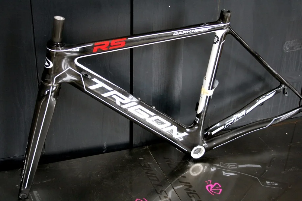 Новый комплект карбоновых рамок для гоночной машины Trigon темноты 1030g UCI