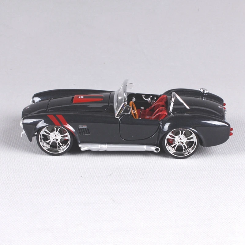 Модель автомобиля из сплава Shelby Cobra 427 1:24 Maisto модель металлического литья под